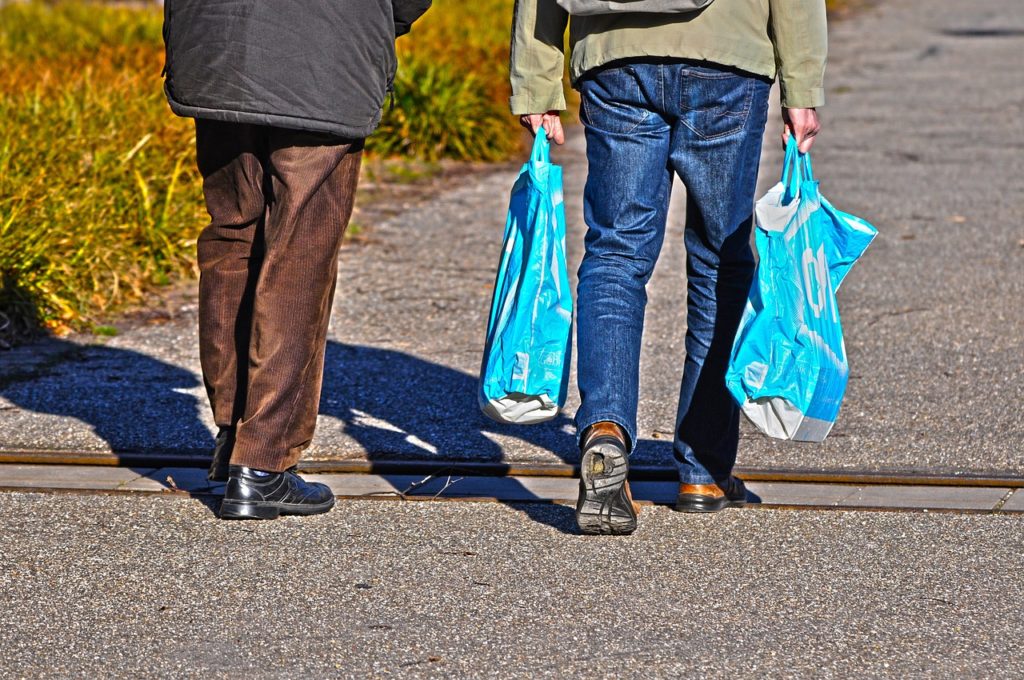 making sustainable choices with reusable bags